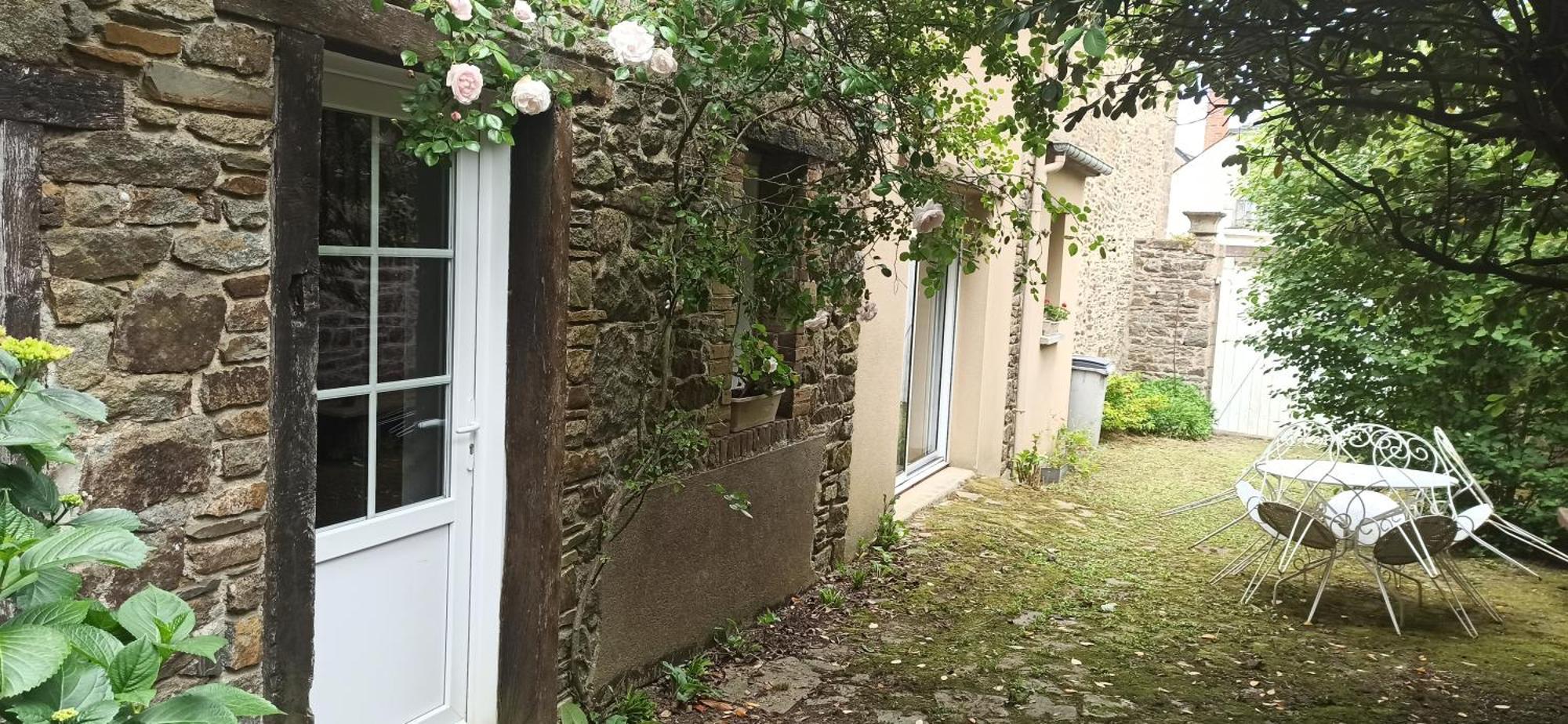 La Petite Maison D'Évran エクステリア 写真
